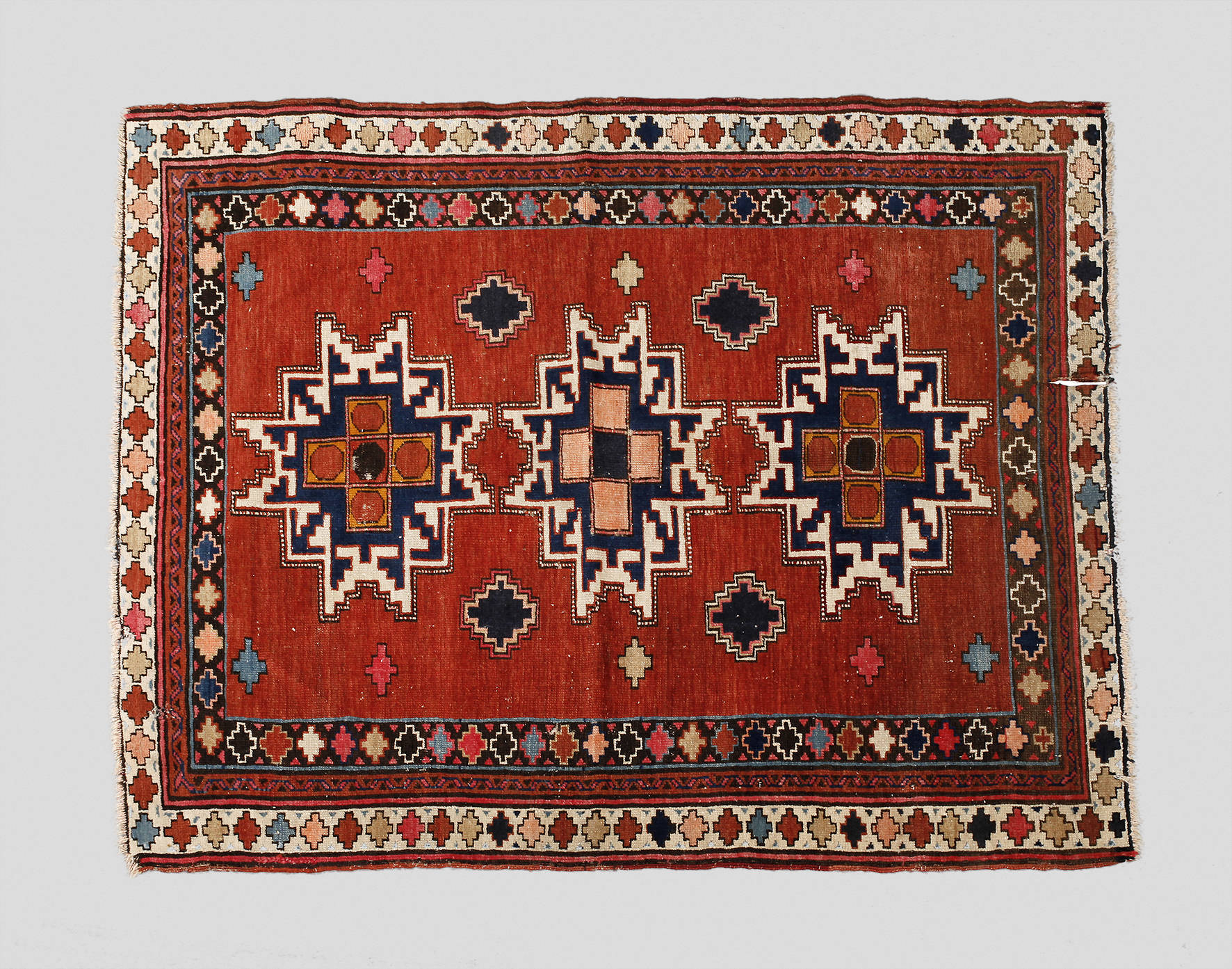 Teppich mit Kaukasusmotiv