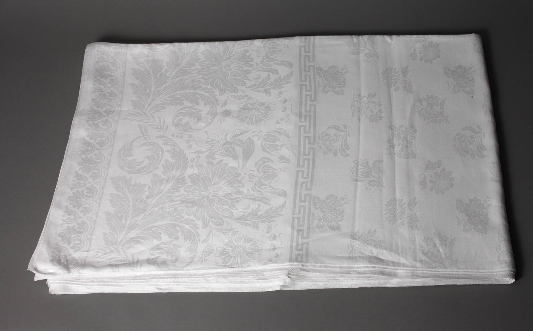 Bankett-Tafeltuch Blütendekor