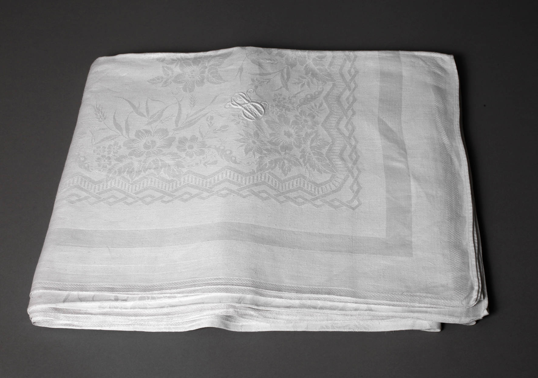 Prachttafeltuch Floraldekor