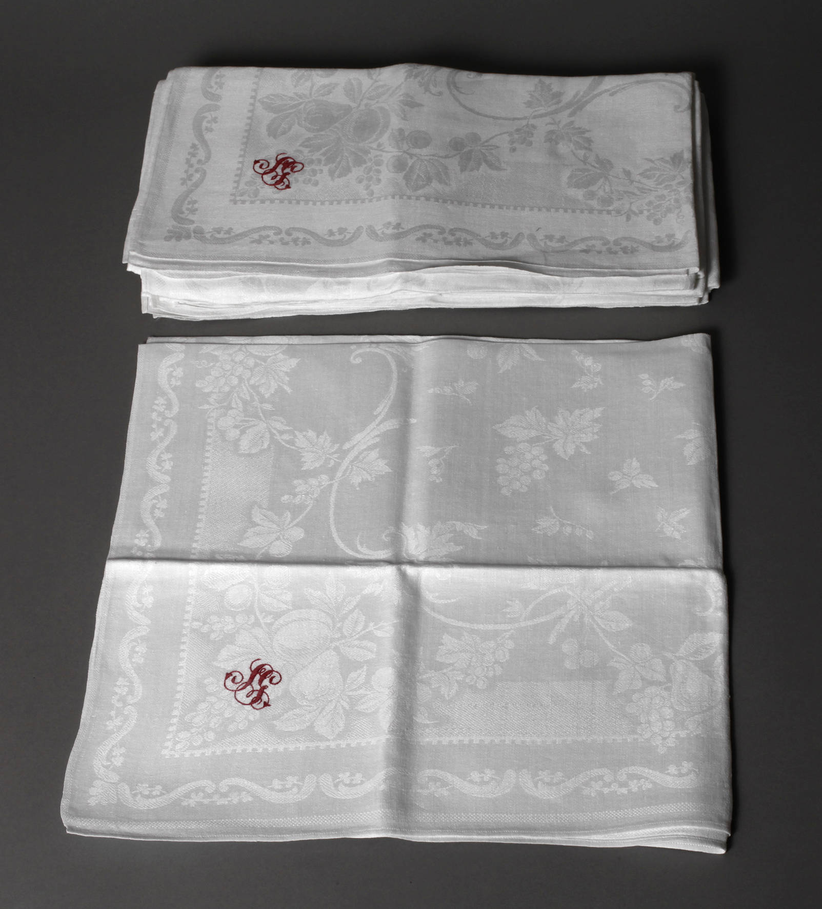 Acht Servietten Obstdekor