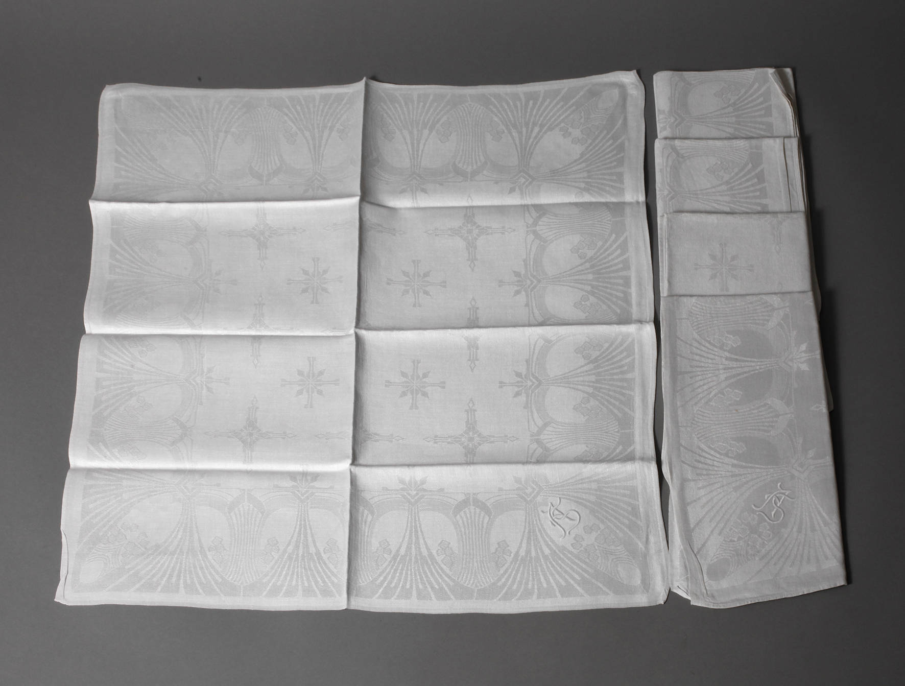 Fünf Servietten Jugendstil