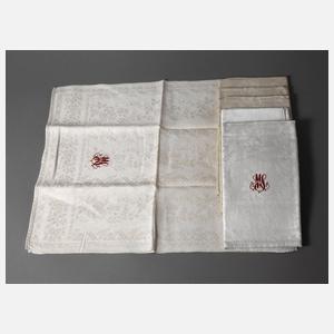 Sechs Handtücher Blütendekor