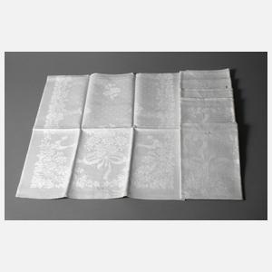 Sechs Handtücher Floraldekor