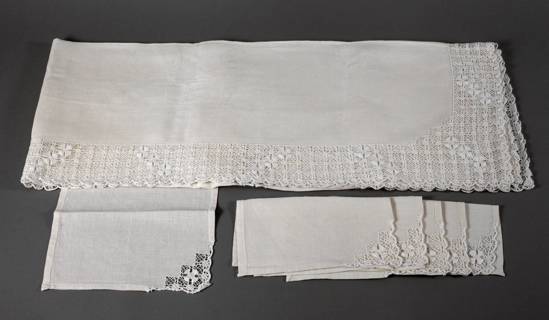 Tischgarnitur Handarbeit