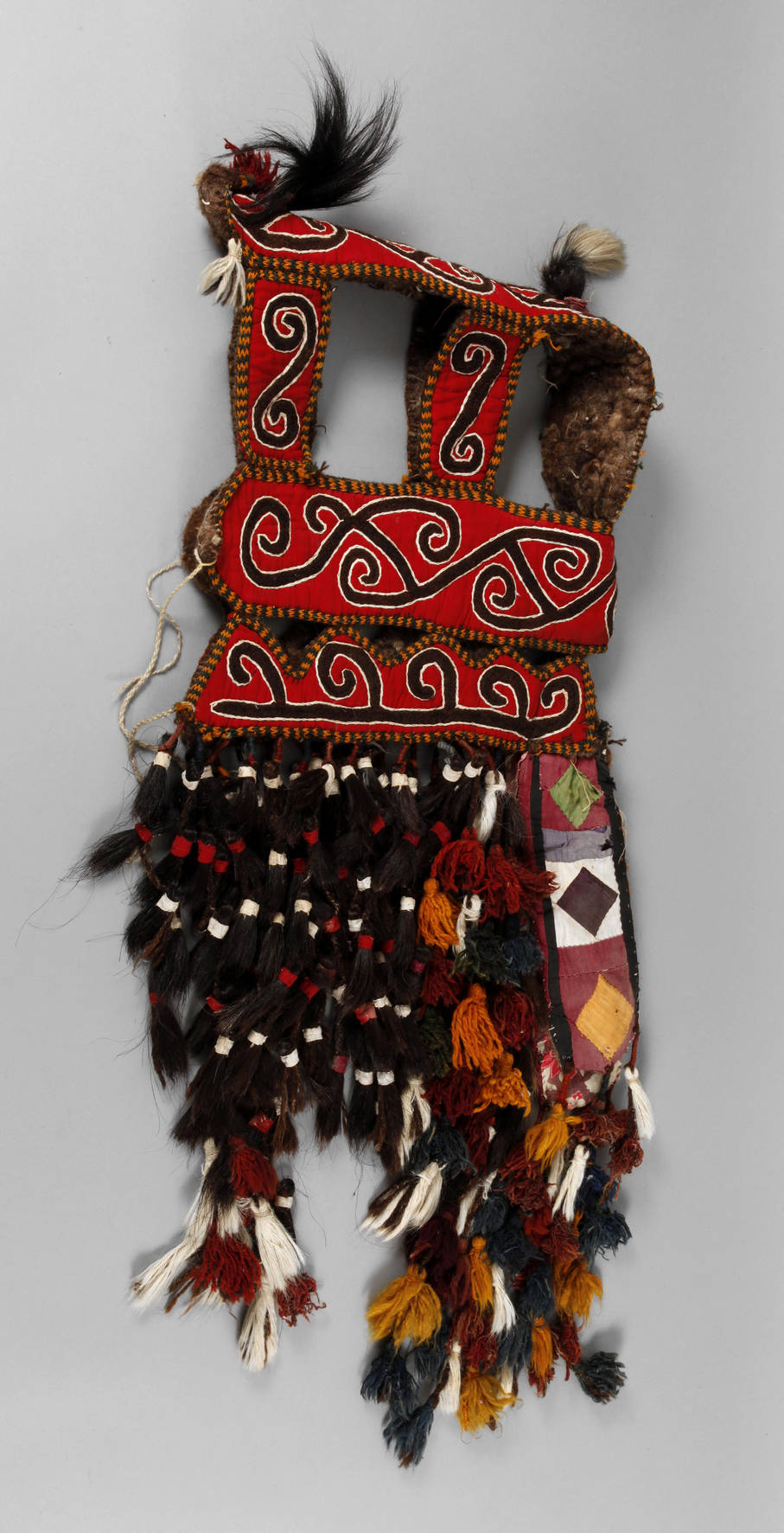 Folkloristische Pferdehaube