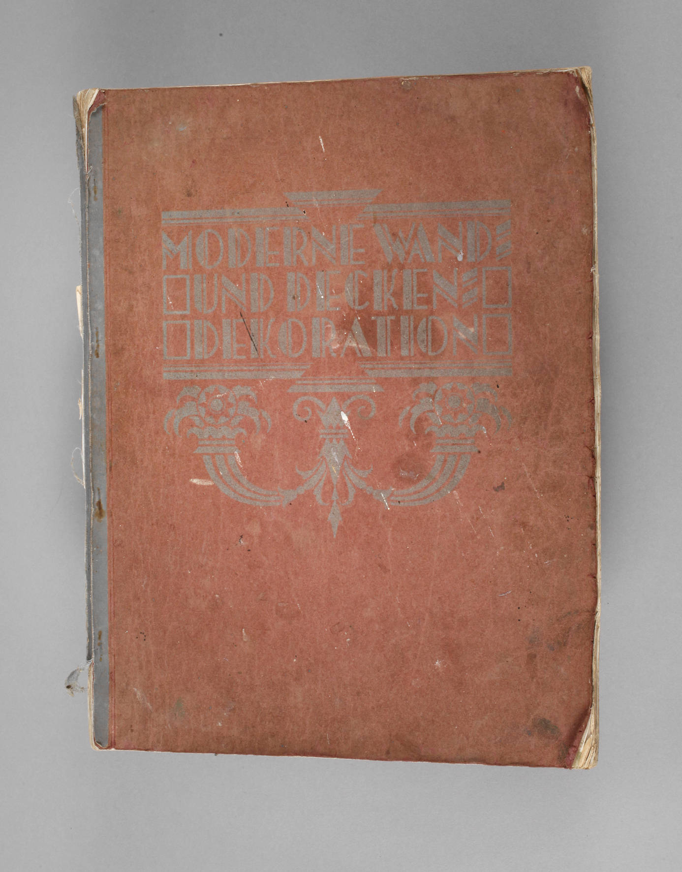 Moderne Wand- und Deckendekoration