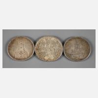 Drei Münzen111