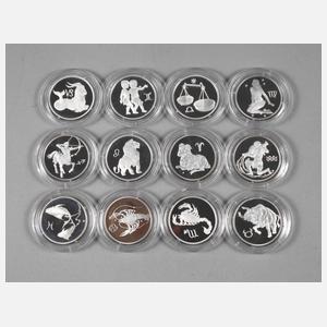 Zwölf Silbermünzen Russland