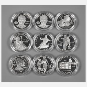 Neun Silberdollar USA