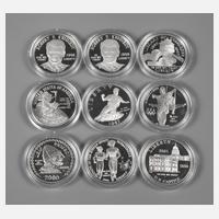 Neun Silberdollar USA111