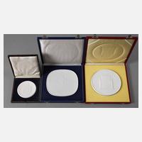 Drei Porzellanauszeichnungen DDR111