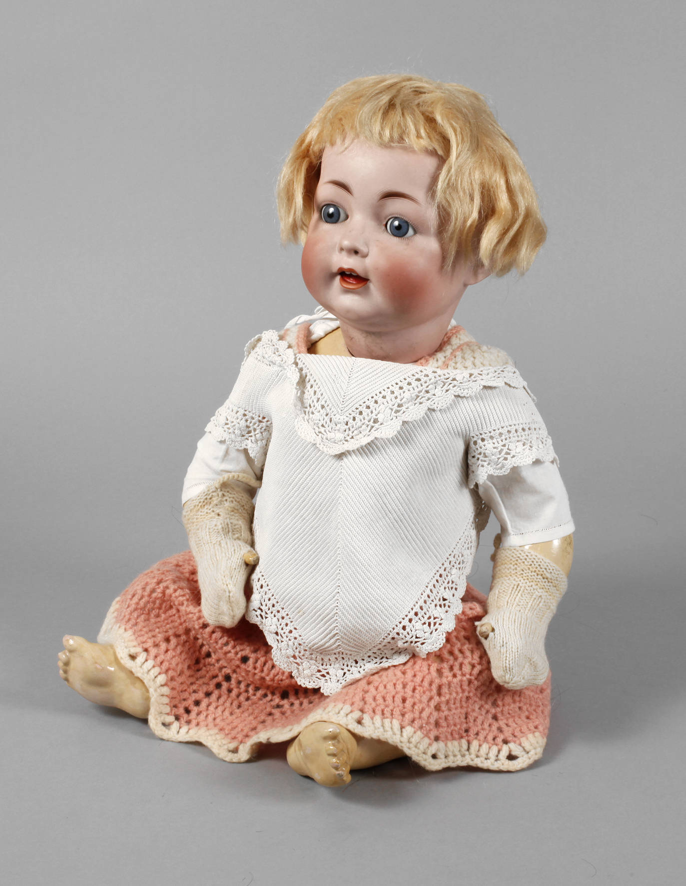 Hertel, Schwab & Co. Porzellankopfpuppe