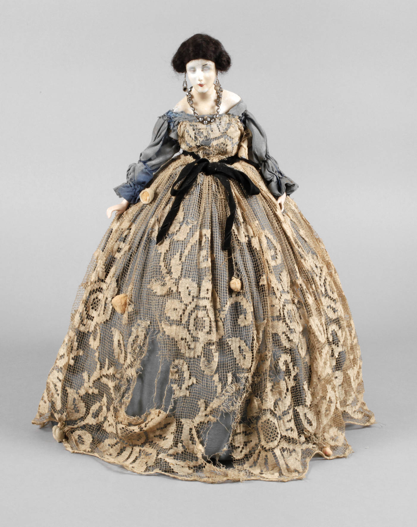 Teepuppe mit Wachskopf