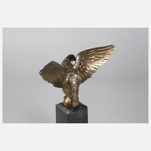 Adler als Uhrenständer