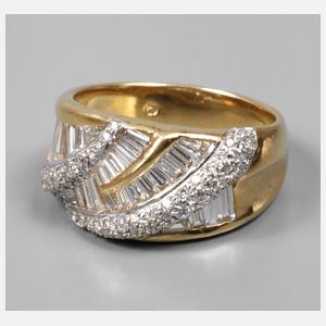 Aufwendig gefasster Diamantring