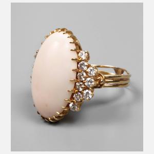 Damenring mit Koralle und Brillanten