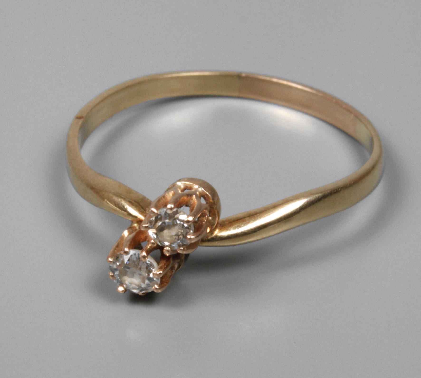 Damenring mit zwei Brillanten