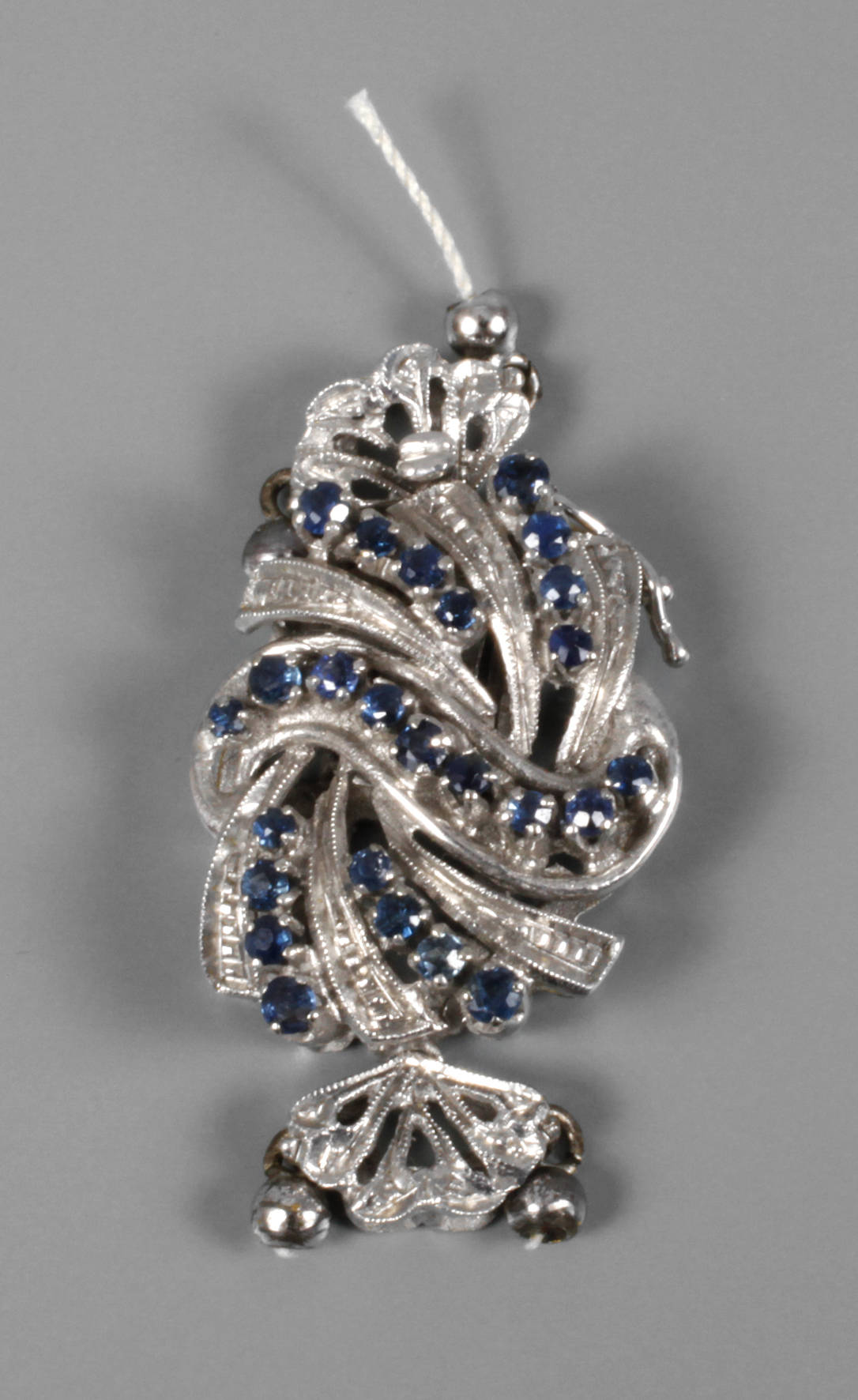 Kettenschließe besetzt mit Saphiren