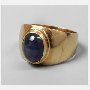 Ring mit Saphircabochon