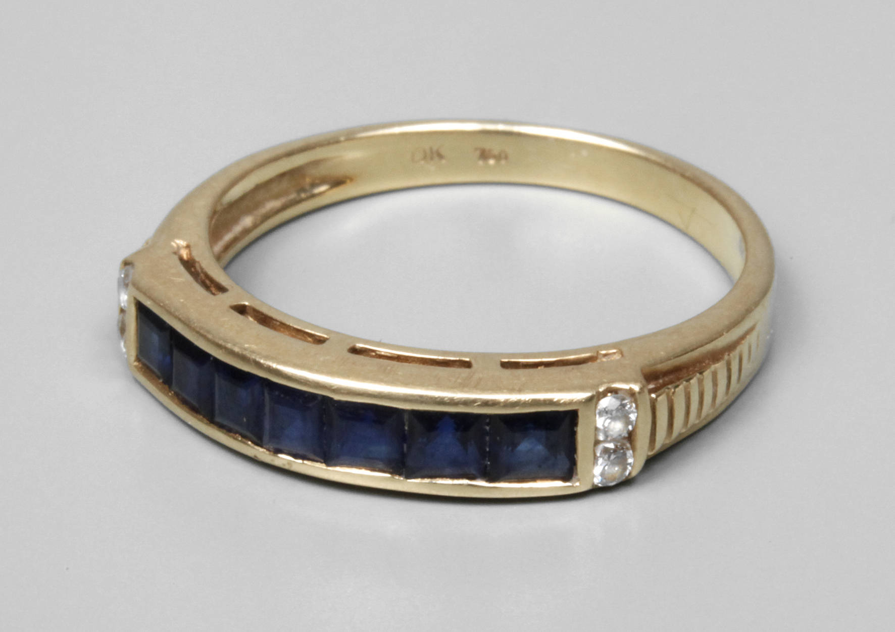 Saphirring mit Brillanten