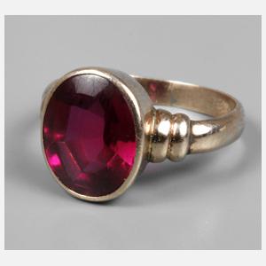 Ring mit synthetischem Rubin