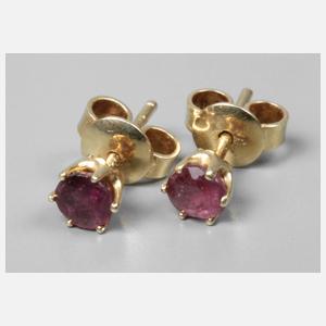 Paar Ohrstecker mit Rubinen