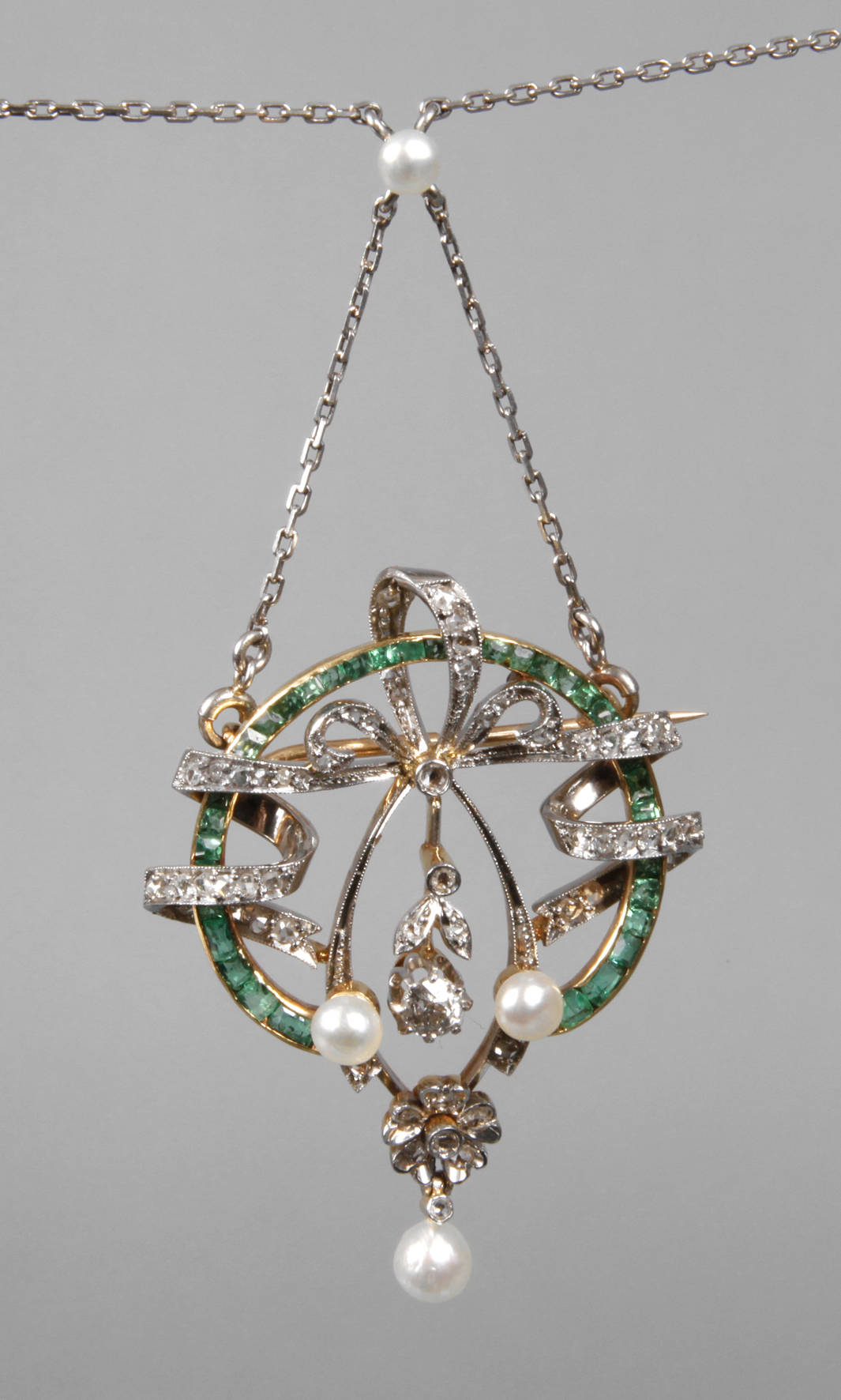 Platincollier mit Brillanten, Smaragden und Perlen