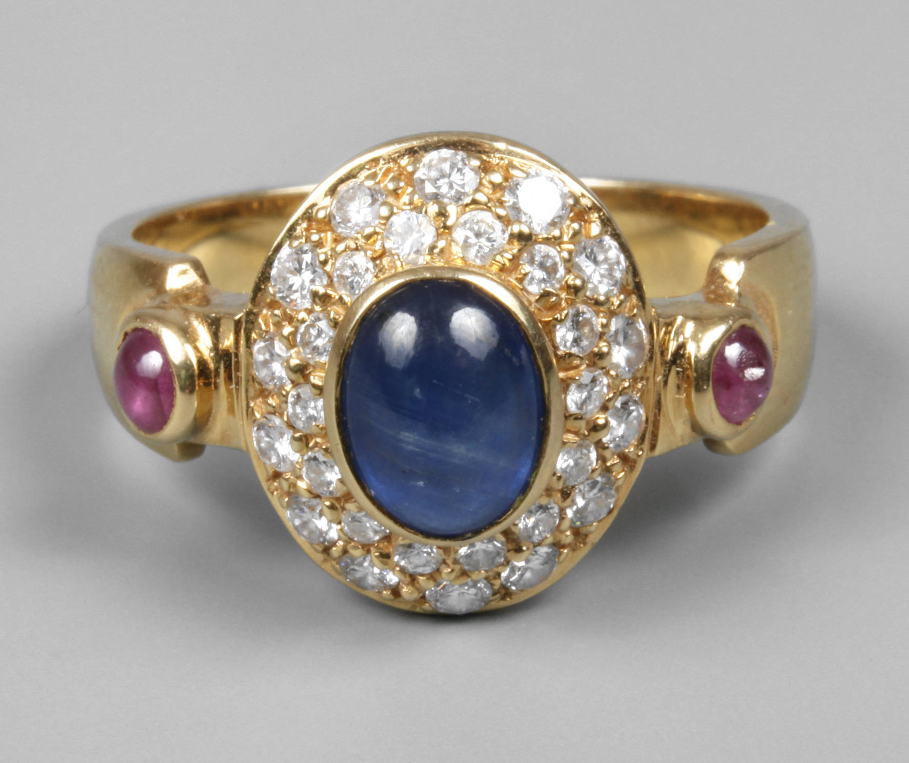 Damenring mit Saphir, Rubin und Brillanten