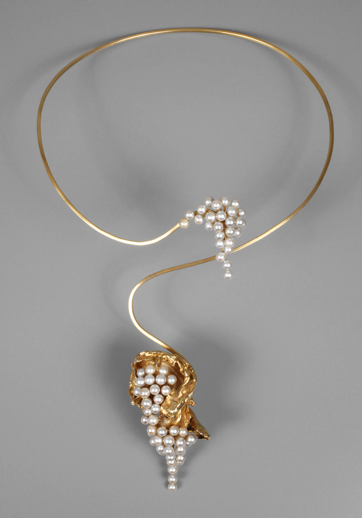 Designerhalsreif mit Perlen