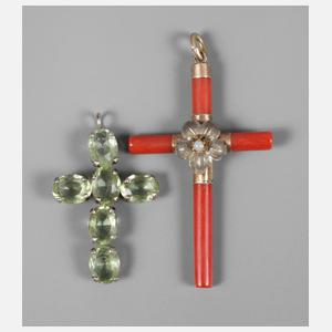 Zwei Anhängerkreuze