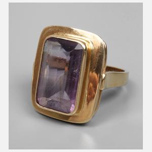 Goldring mit Amethyst