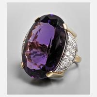 Ring mit Amethyst von ca. 60 ct und Brillanten111