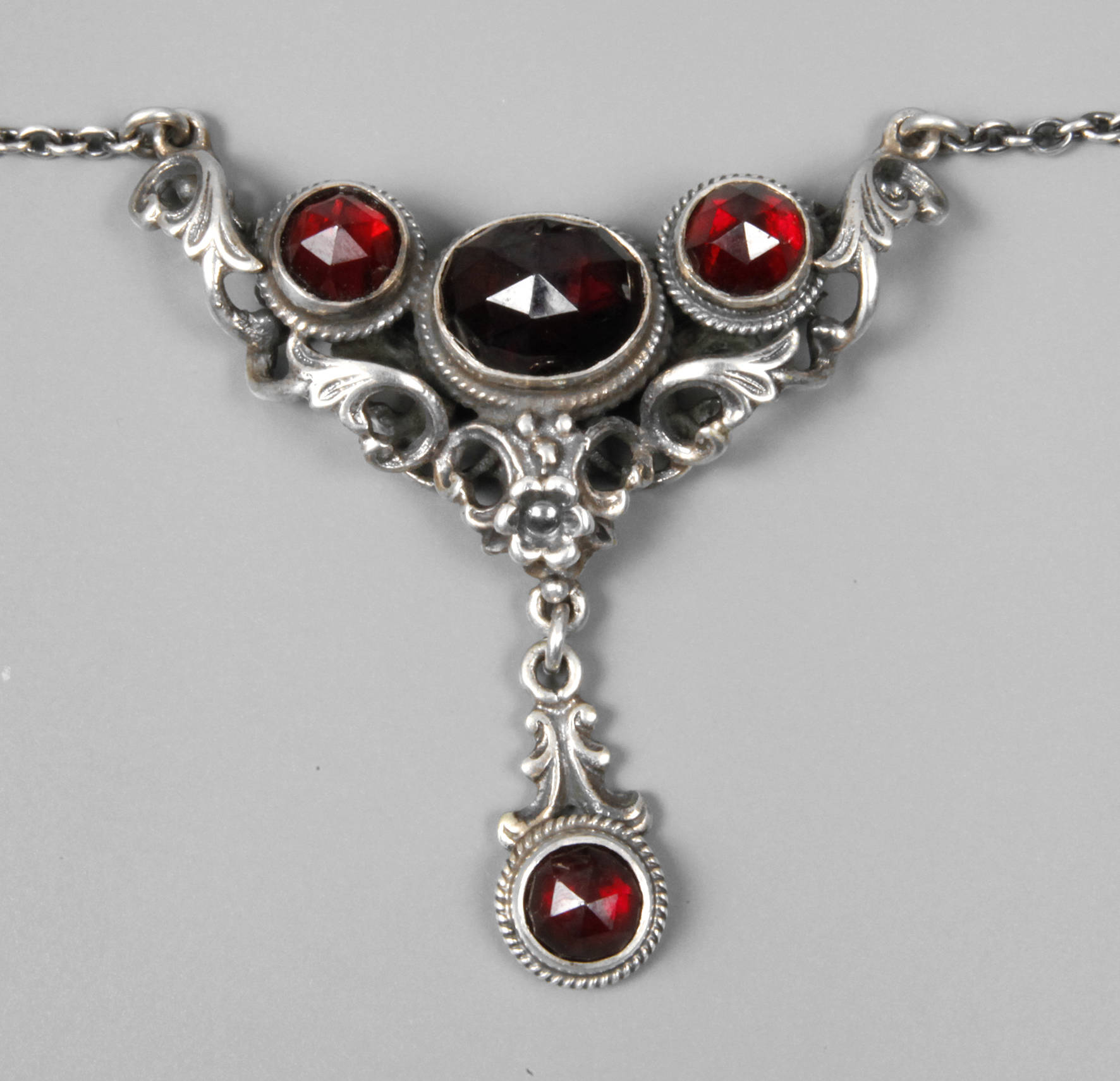 Granatcollier