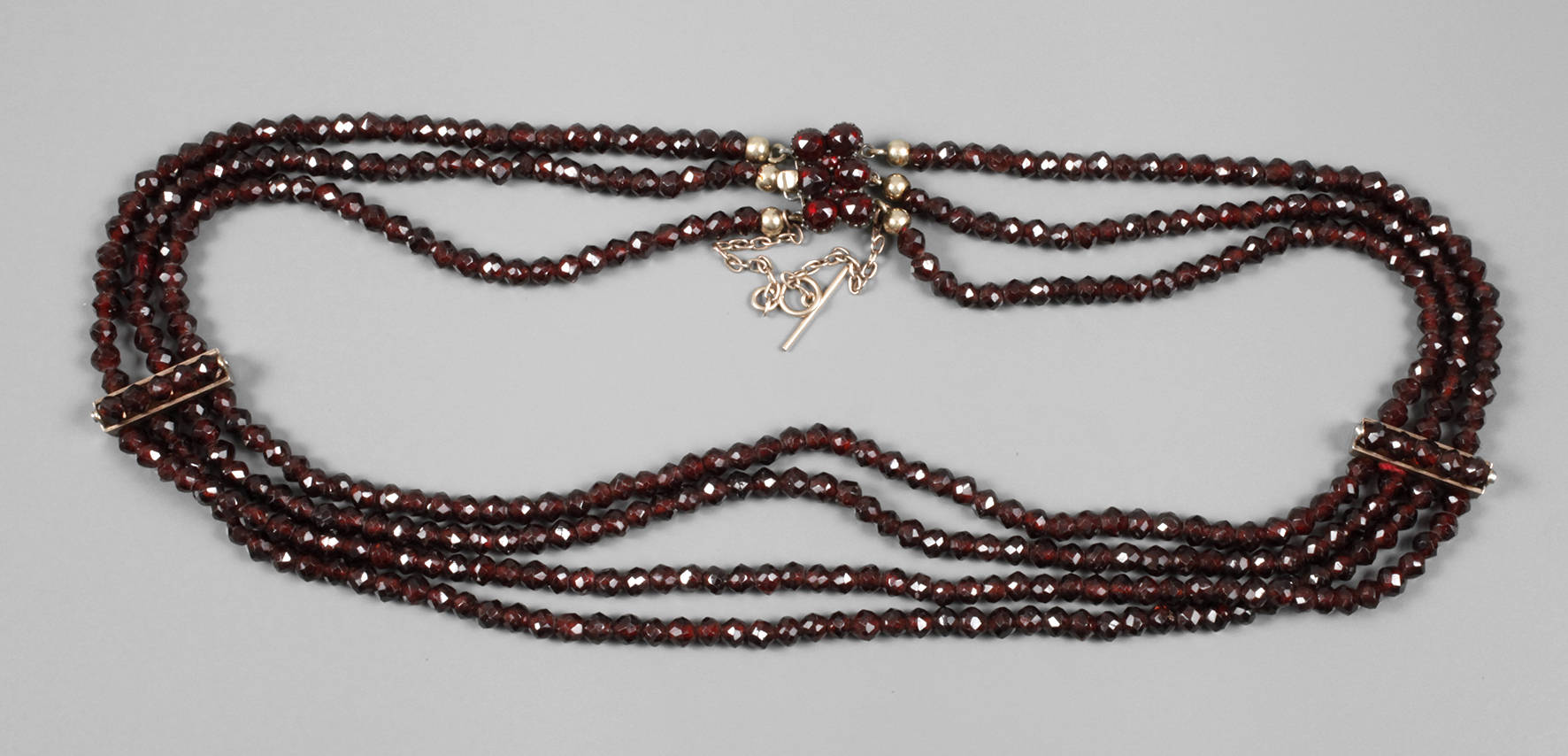 Mehrreihiges Granatcollier Böhmen