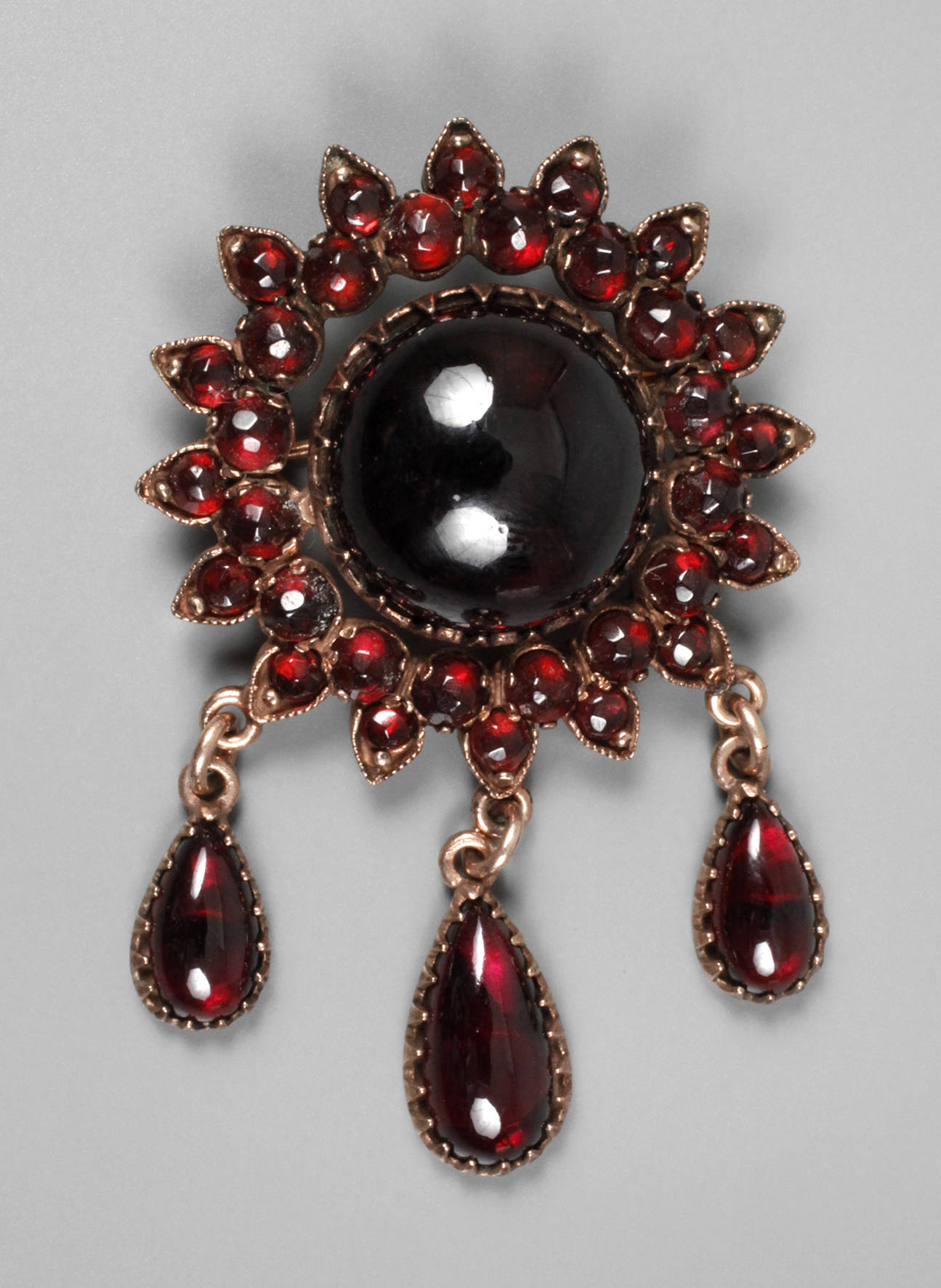 Granatbrosche