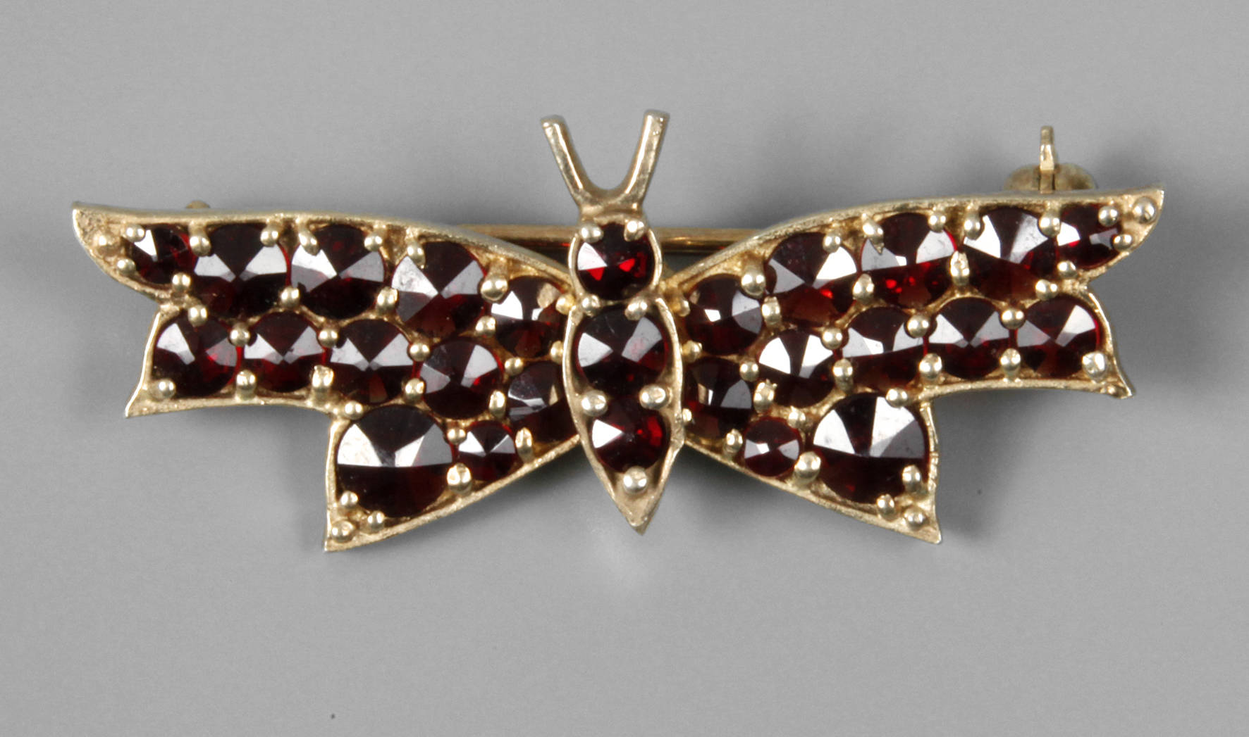 Granatbrosche als Schmetterling