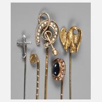 Fünf Reversnadeln111