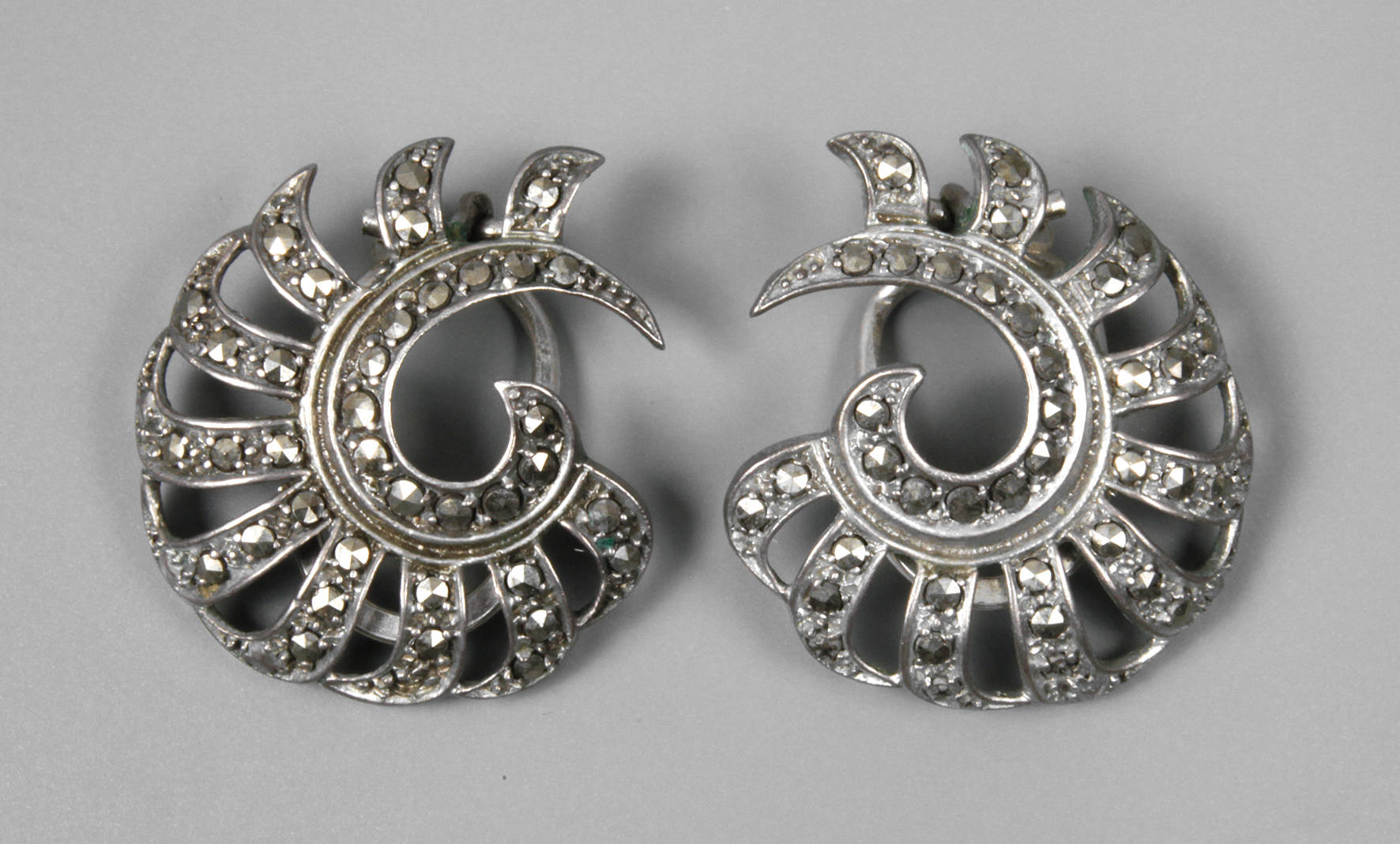 Paar Ohrclips mit Markasiten