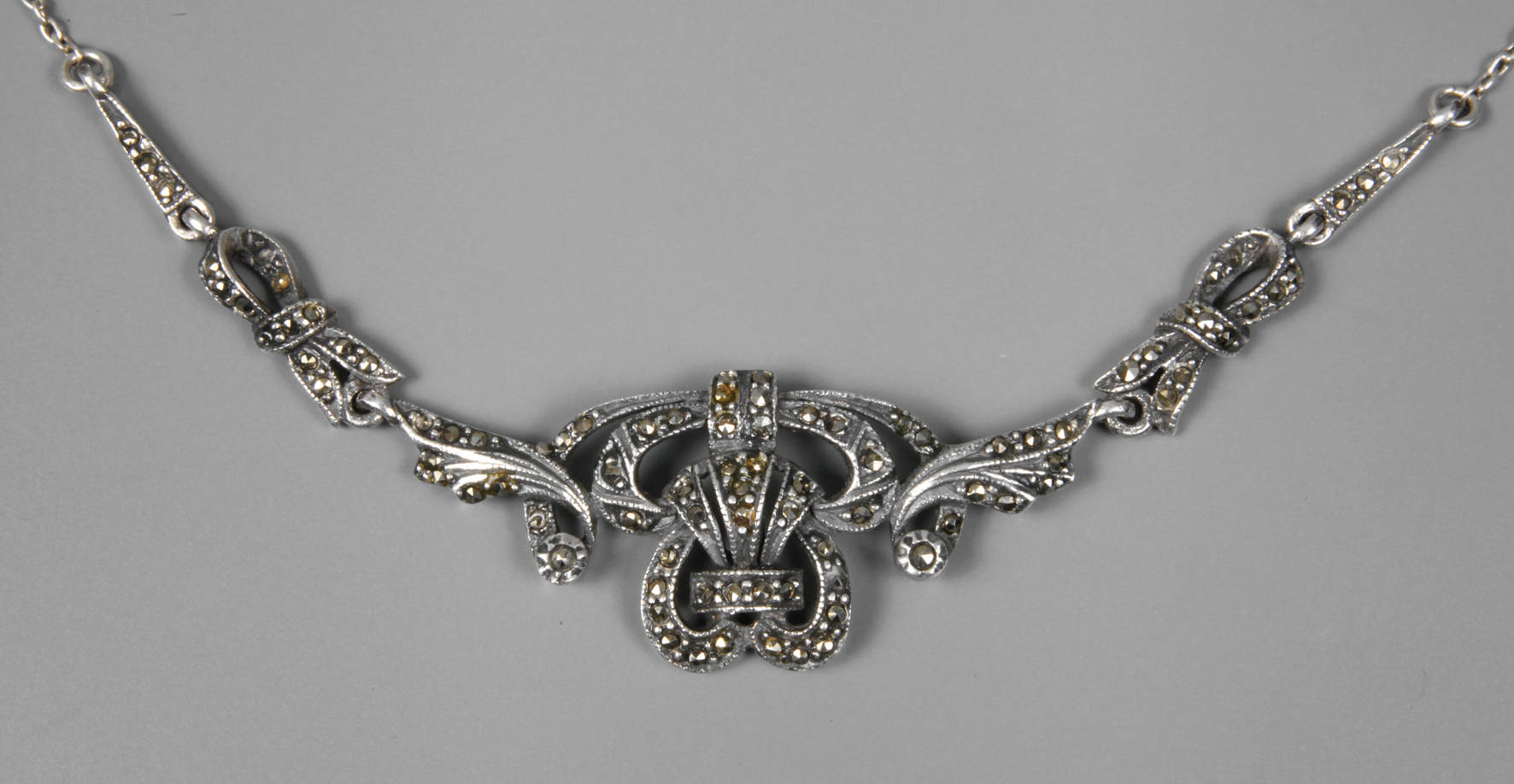 Silbercollier mit Markasitbesatz