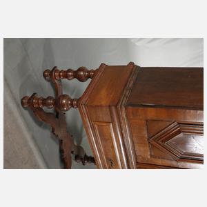 Barocker Stollenschrank