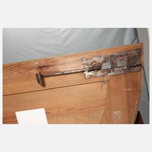 Klassizistischer Dielenschrank