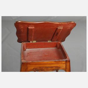 Kleines Barocktischchen