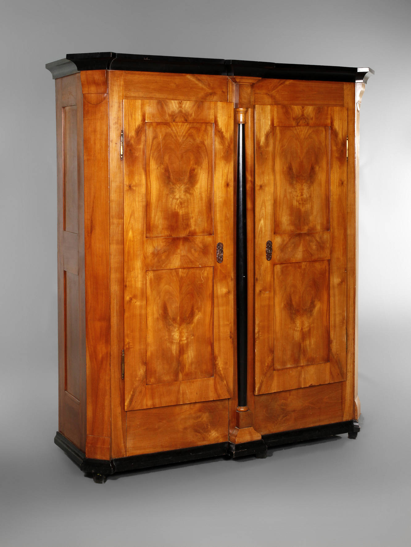 Biedermeierschrank Kirschbaum