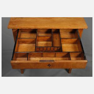 Biedermeier-Nähtisch