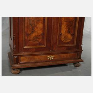 Kleiner Wäscheschrank Historismus