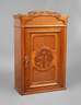 Jugendstil-Wandschrank