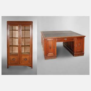 Doppelschreibtisch und Bücherschrank