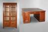 Doppelschreibtisch und Bücherschrank