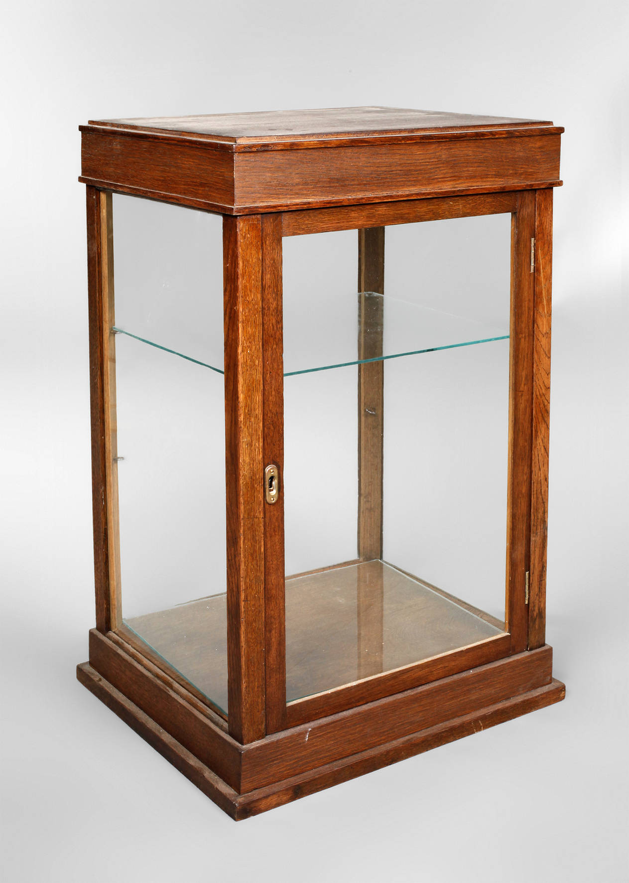 Kleine Tischvitrine