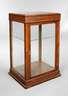 Kleine Tischvitrine